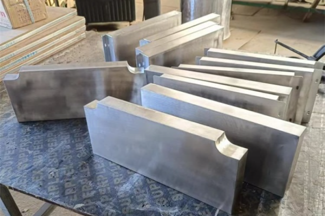 南宁不锈钢包铅件